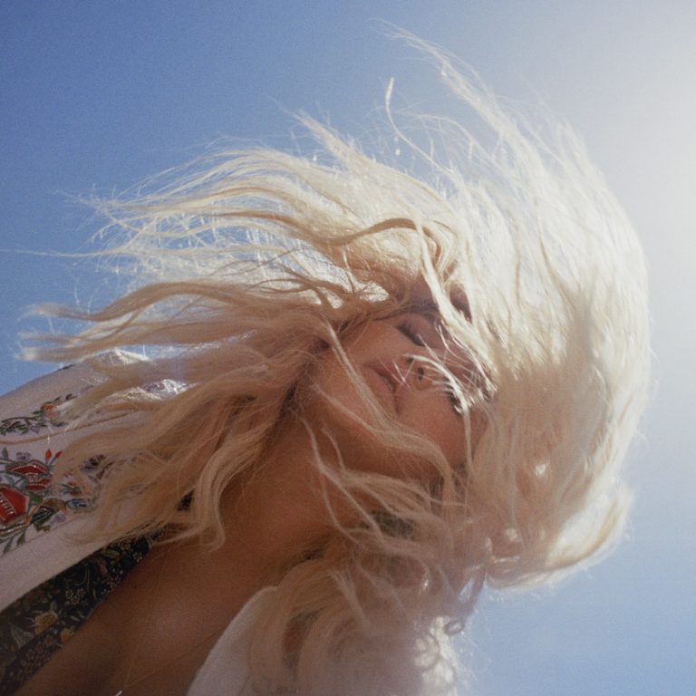 Kesha - Woman